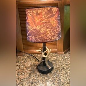 Nature-Inspired Antler Lamp with Leaf Pattern Shade